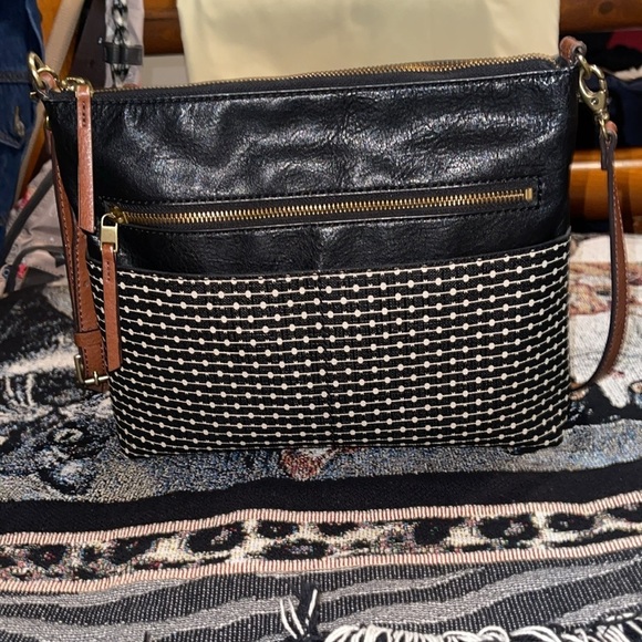 🌹FOSSIL FIONA BLACK WHITE LEATHER CROSSBODY - Picture 2 of 15